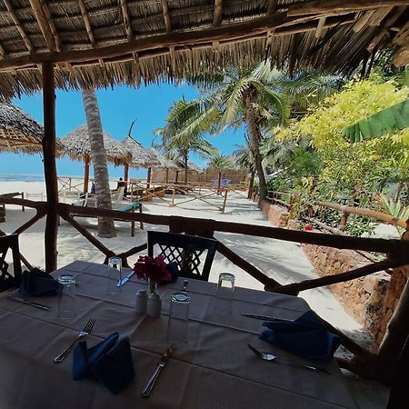 Bianco Azzurro Hotel & Restaurant プワニ・チャンガーニ エクステリア 写真